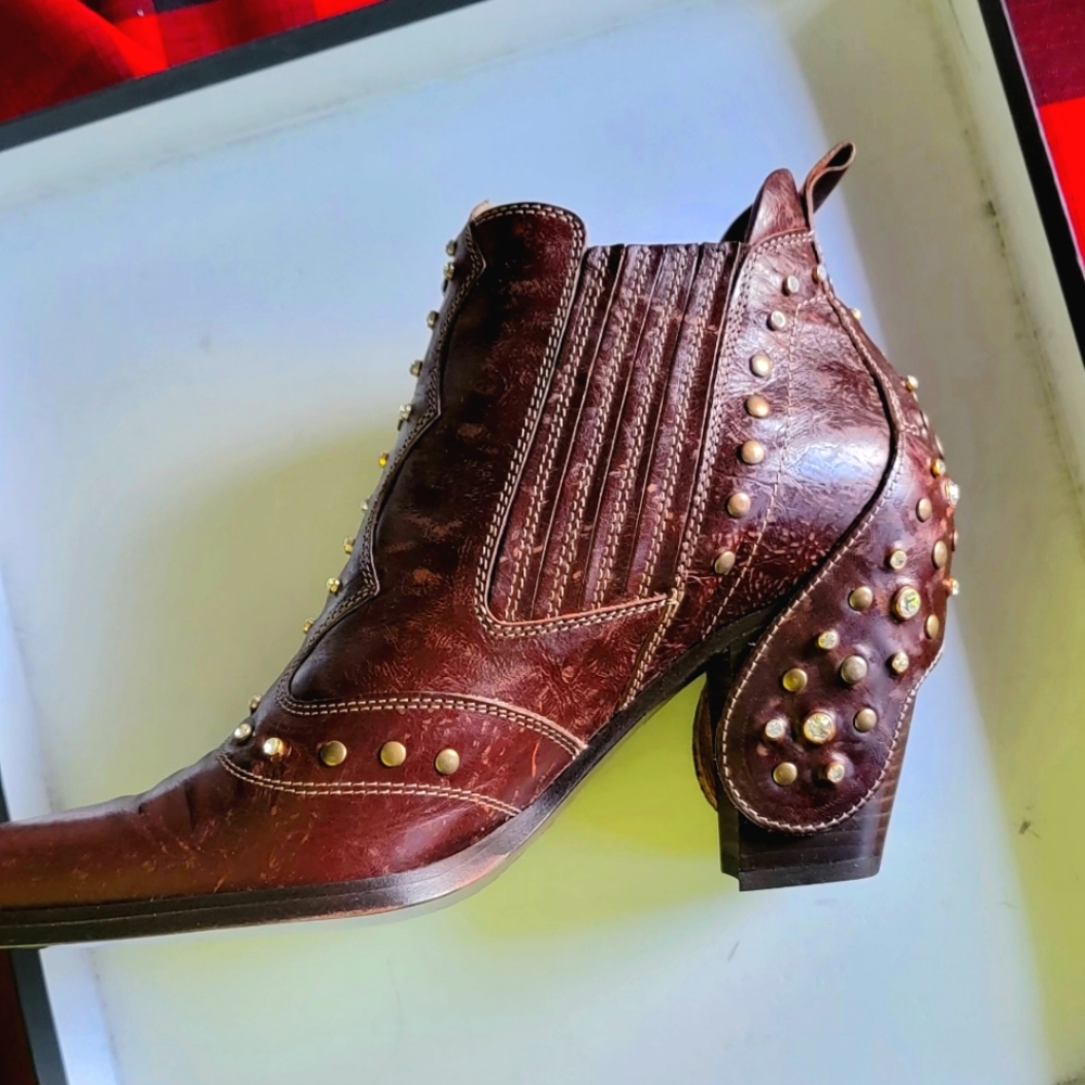 FIRM PRICE EL VAQUERO Studded Ankle Boots Booties NEW NIB